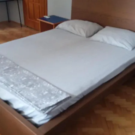 Homestay Guest House Dormitory Sleeping Rooms - Be My Guest-3